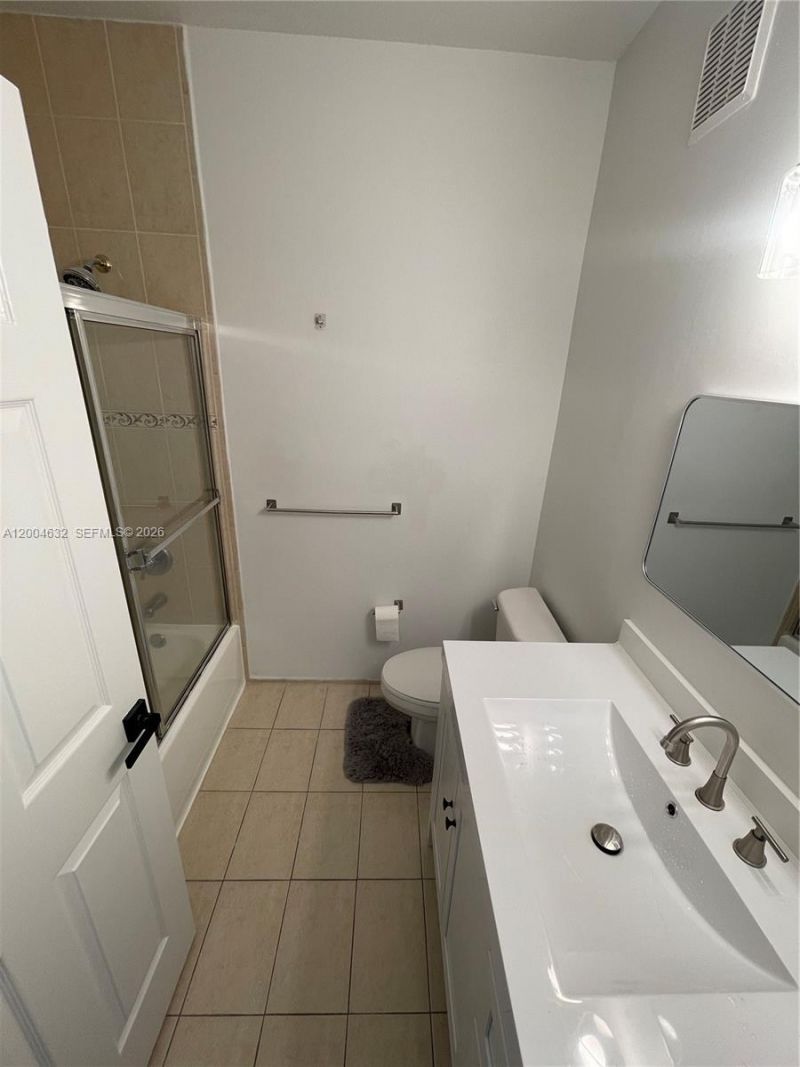8423 NW 138th Ter, Unit 2804, Miami Lakes, FL 33016 Photo