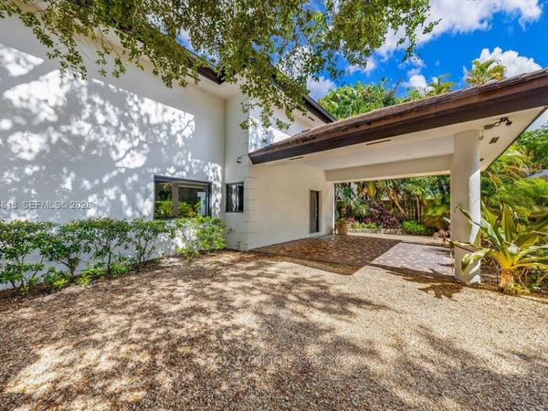 3900 S Douglas Rd, Coconut Grove, FL 33133