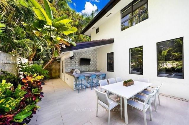 3900 S Douglas Rd, Coconut Grove, FL 33133 Photo