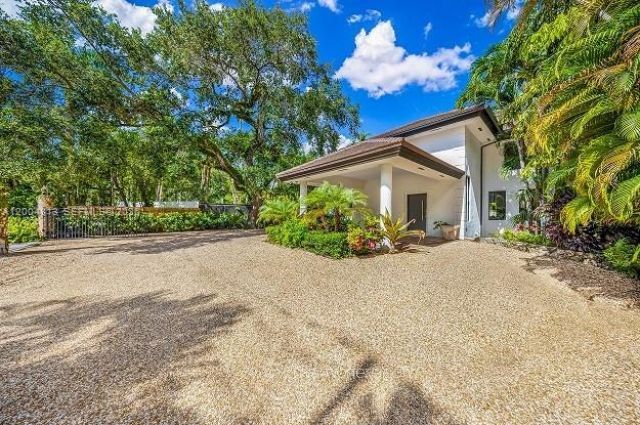 3900 S Douglas Rd, Coconut Grove, FL 33133 Photo