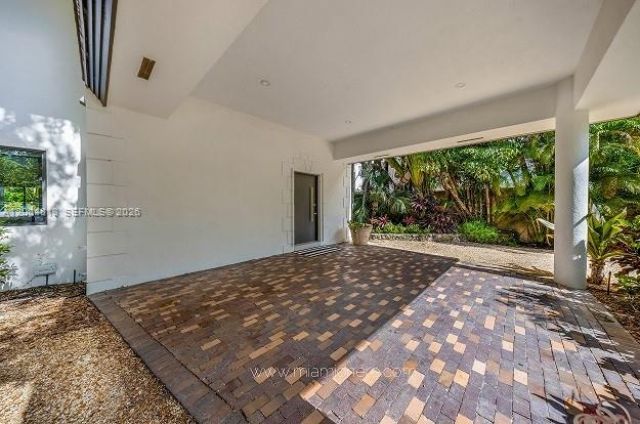 3900 S Douglas Rd, Coconut Grove, FL 33133 Photo