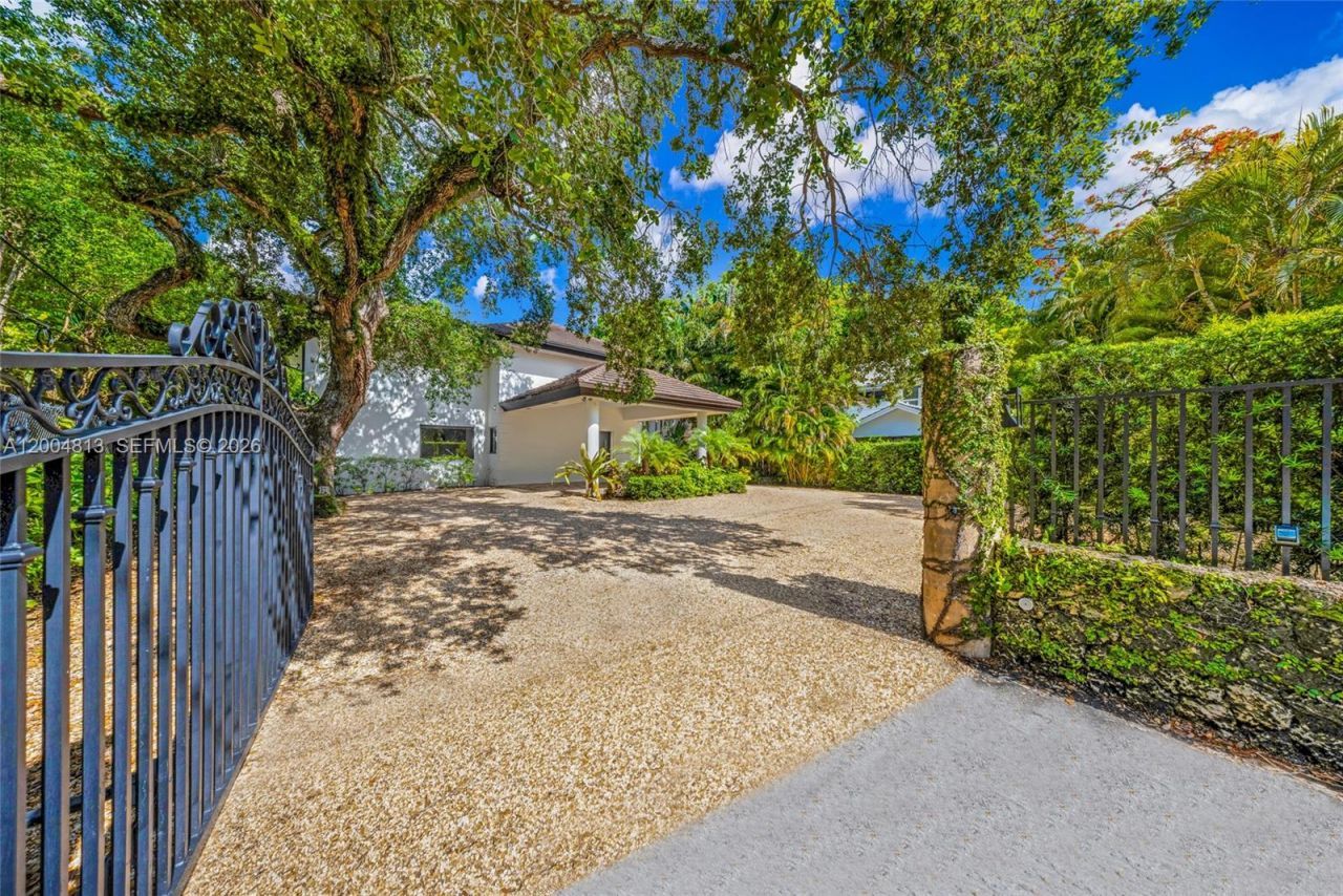 3900 S Douglas Rd, Coconut Grove, FL 33133 Photo