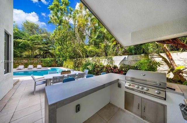 3900 S Douglas Rd, Coconut Grove, FL 33133 Photo