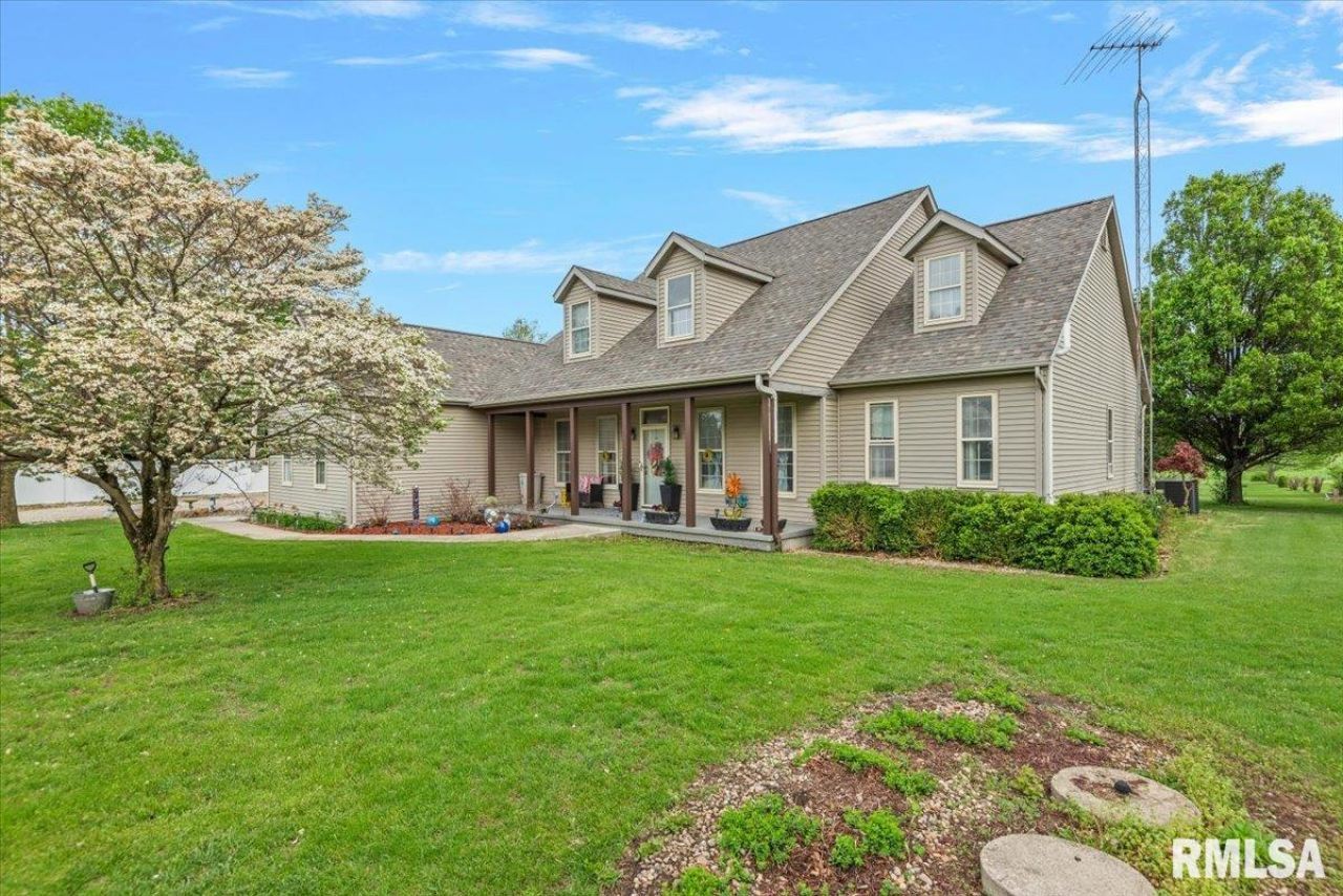 333 W Glenarm Road, Glenarm, IL 62536 Main Photo