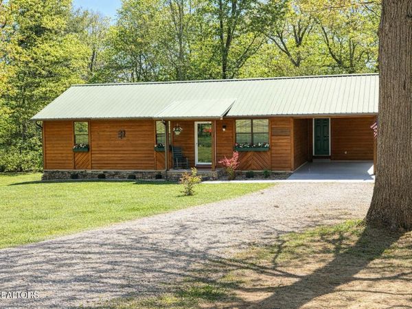 533 Robbins Rd, Crossville, TN 38572