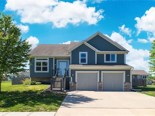 817 W Rader Street, Lone Jack, MO 64086