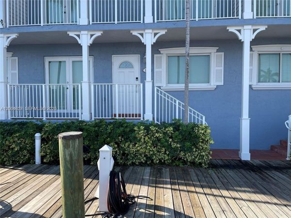 2415 NW 16th St Rd, Unit 102, Miami, FL 33125