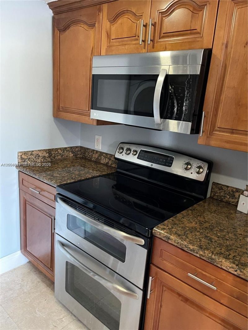 2415 NW 16th St Rd, Unit 102, Miami, FL 33125 Photo