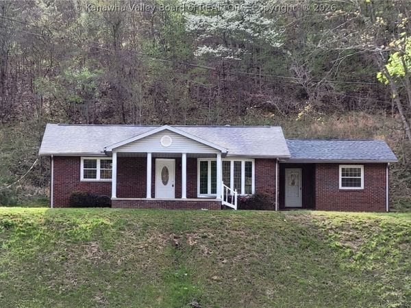 13 Mayfair Lane, Charleston, WV 25311