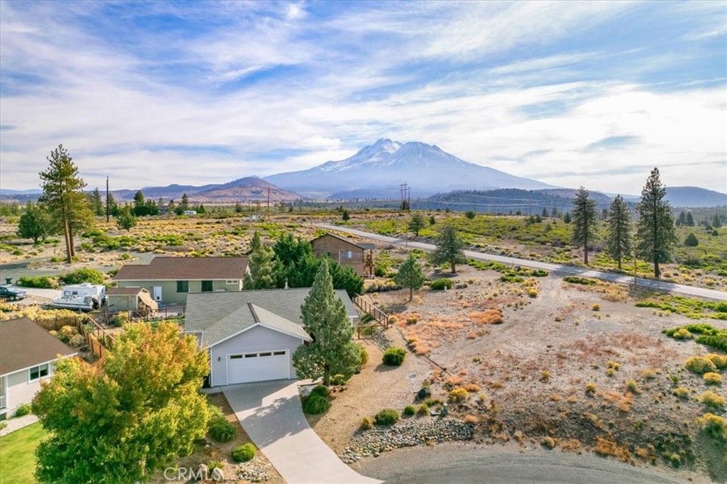 5946 Prairie Dog Ct, Weed, CA 96094 Main Photo
