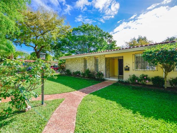 1101 Capri St , Coral Gables, FL 33134