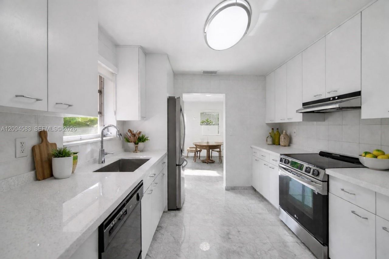 1101 Capri St, Coral Gables, FL 33134 Photo