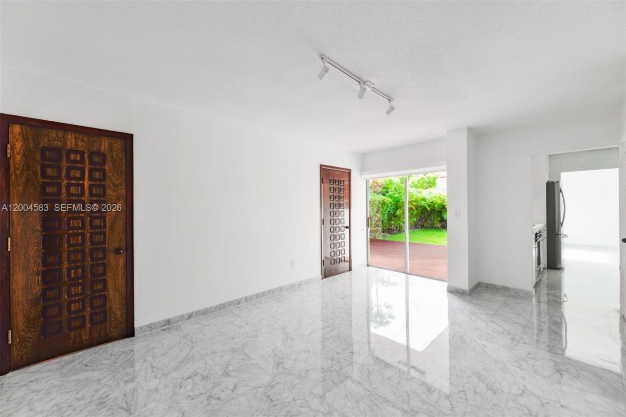 1101 Capri St, Coral Gables, FL 33134 Photo