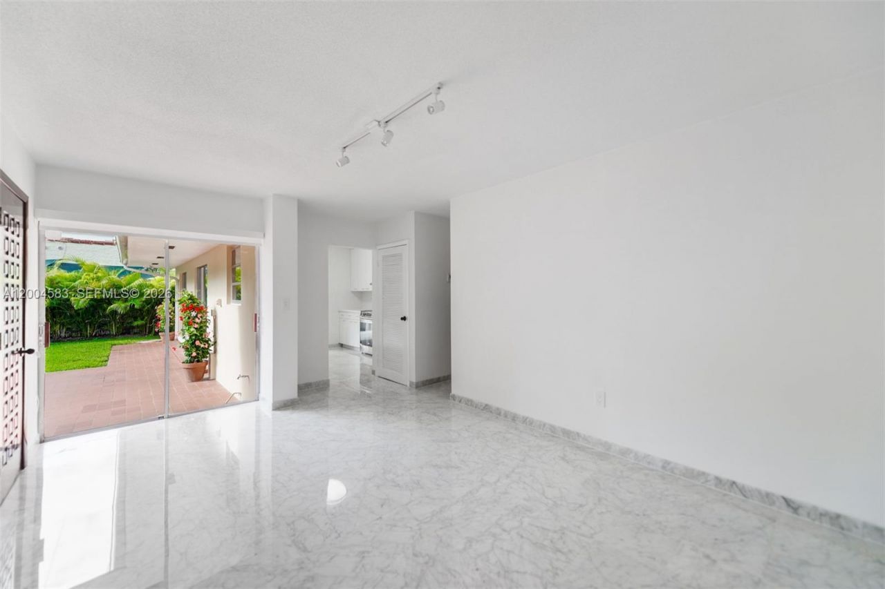 1101 Capri St, Coral Gables, FL 33134 Photo