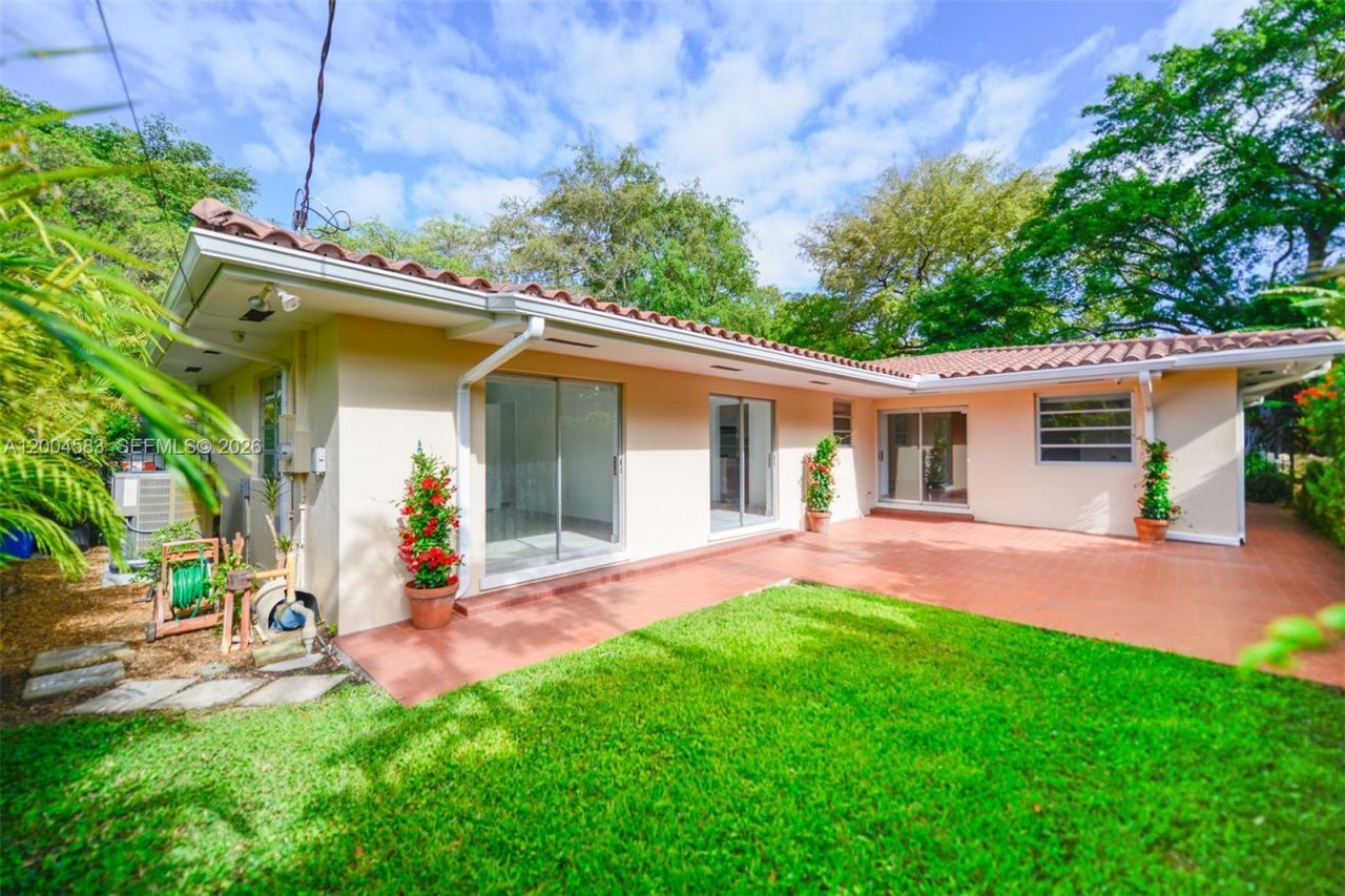 1101 Capri St, Coral Gables, FL 33134 Photo