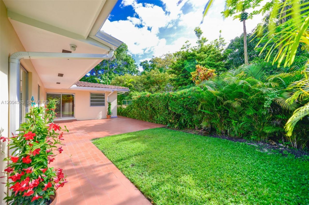 1101 Capri St, Coral Gables, FL 33134 Photo