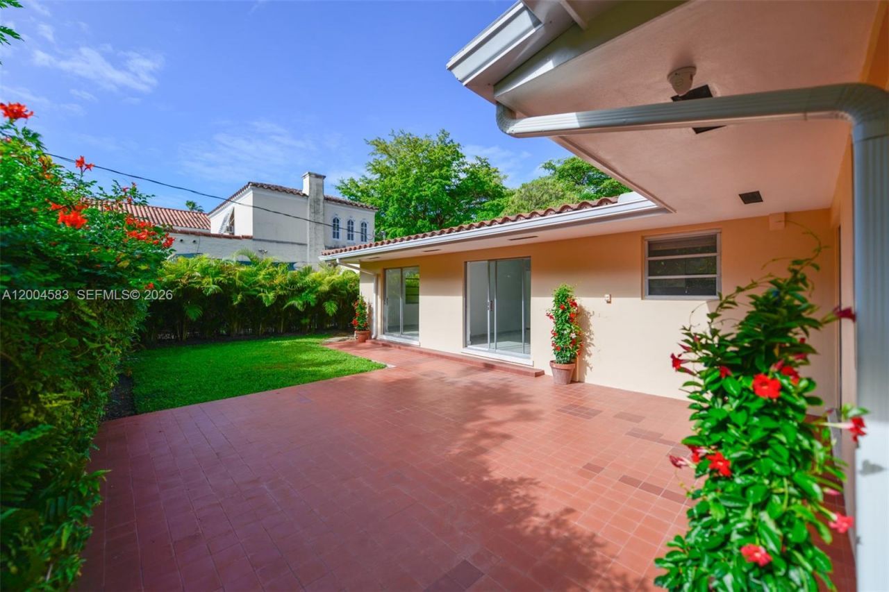 1101 Capri St, Coral Gables, FL 33134 Photo