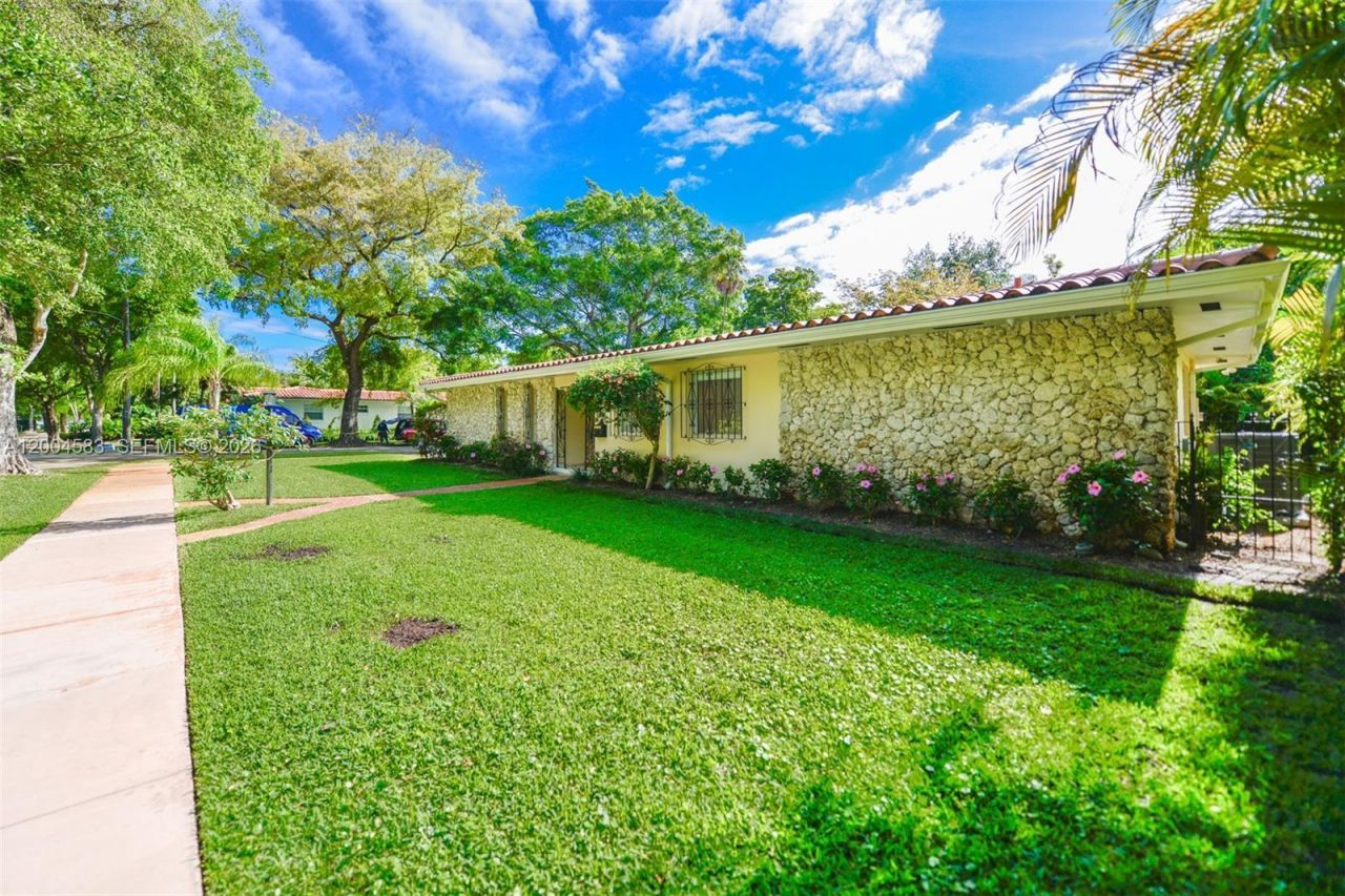 1101 Capri St, Coral Gables, FL 33134 Photo