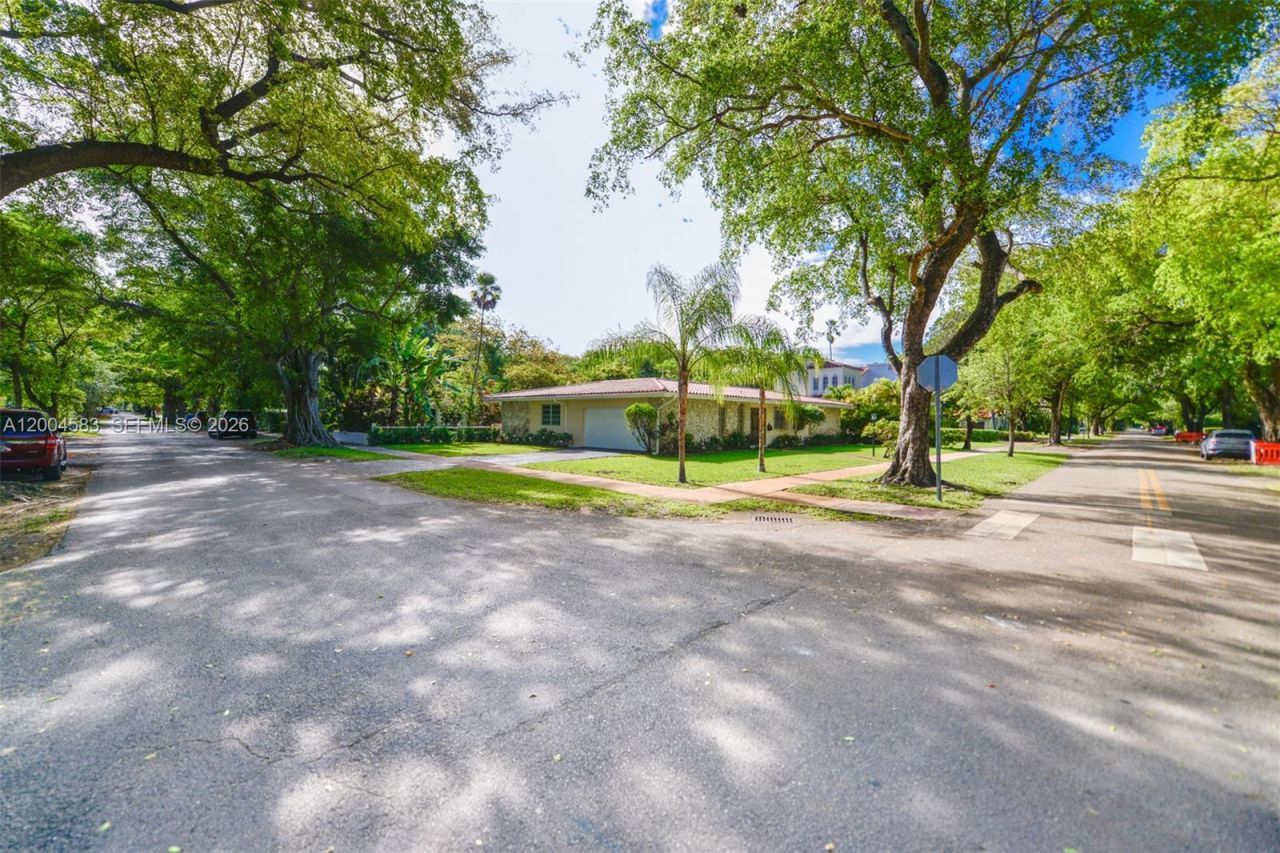 1101 Capri St, Coral Gables, FL 33134 Photo