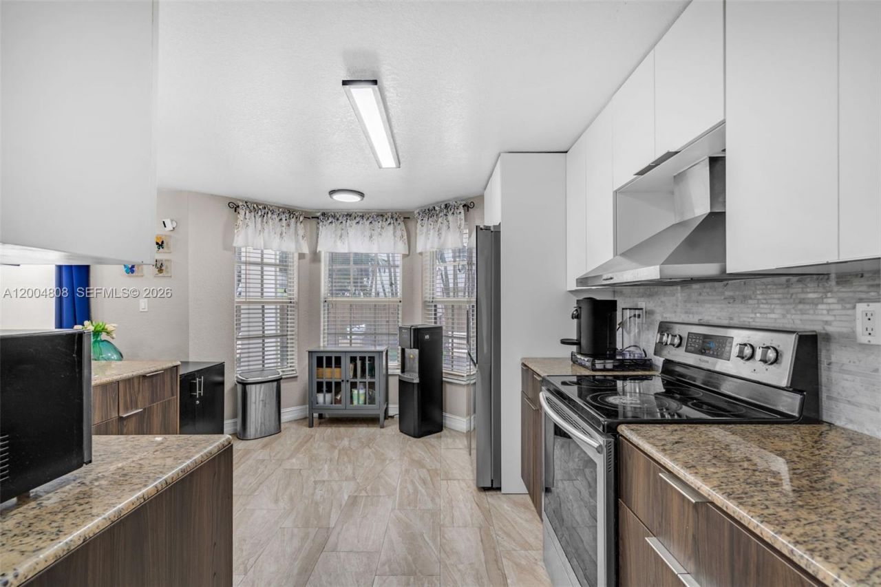 16230 NW 84th Ct , Miami Lakes, FL 33016 Photo