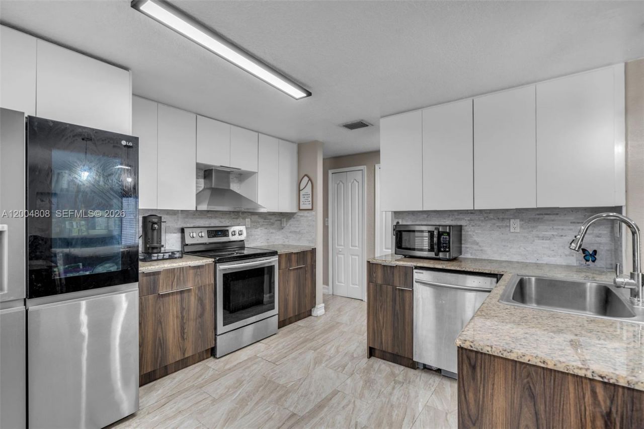 16230 NW 84th Ct , Miami Lakes, FL 33016 Photo