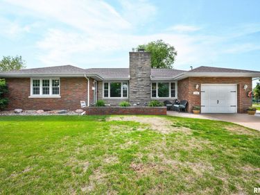 1711 SHORT Drive, Pekin, IL 61544