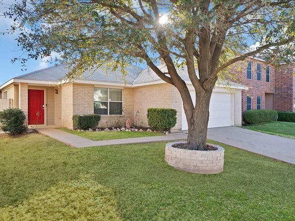 317 Dakota Ridge Drive , Fort Worth, TX 76134