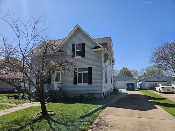 907 7TH ST, Durant, IA 52747