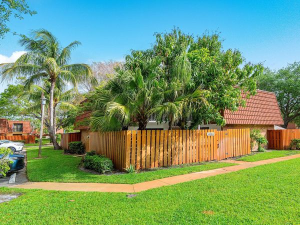 3400 Spanish Wells, Unit 52-a, Delray Beach, FL 33445