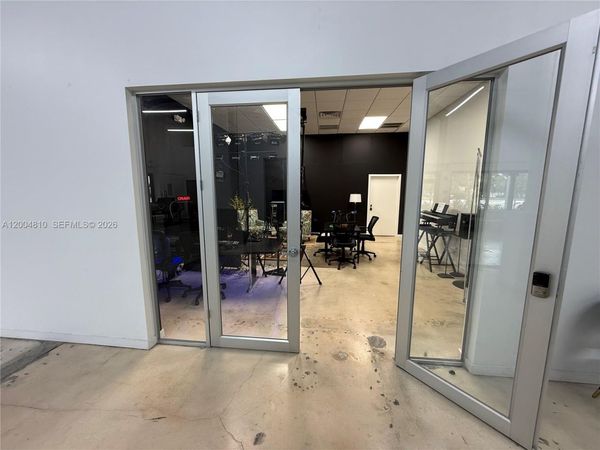 7445 W 4th Ave , Hialeah, FL 33014