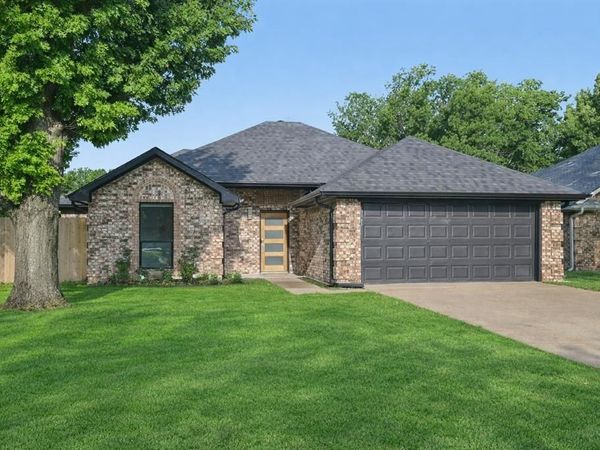 1023 N Fannin Street , Rockwall, TX 75087