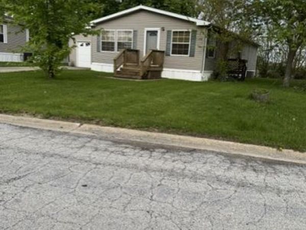 30 Meadowlark Lane, Beecher, IL 60401