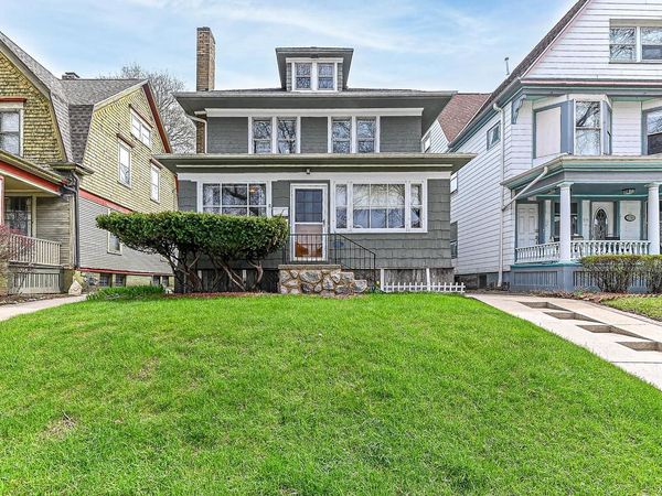 2742 N Downer AVENUE, Milwaukee, WI 53211