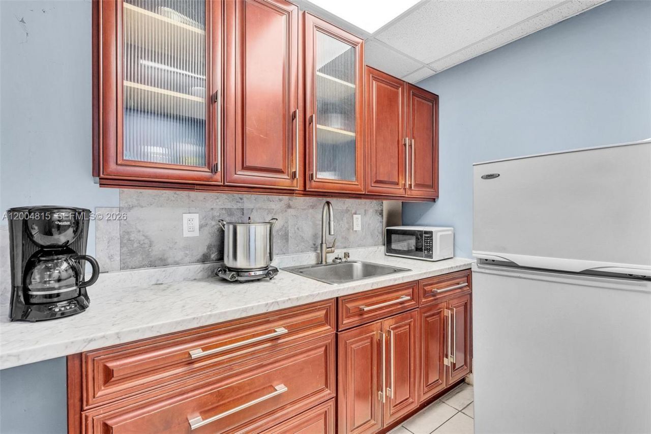 15383 NW 7th Avenue , Unit B, Unincorporated Dade County, FL 33189 Photo