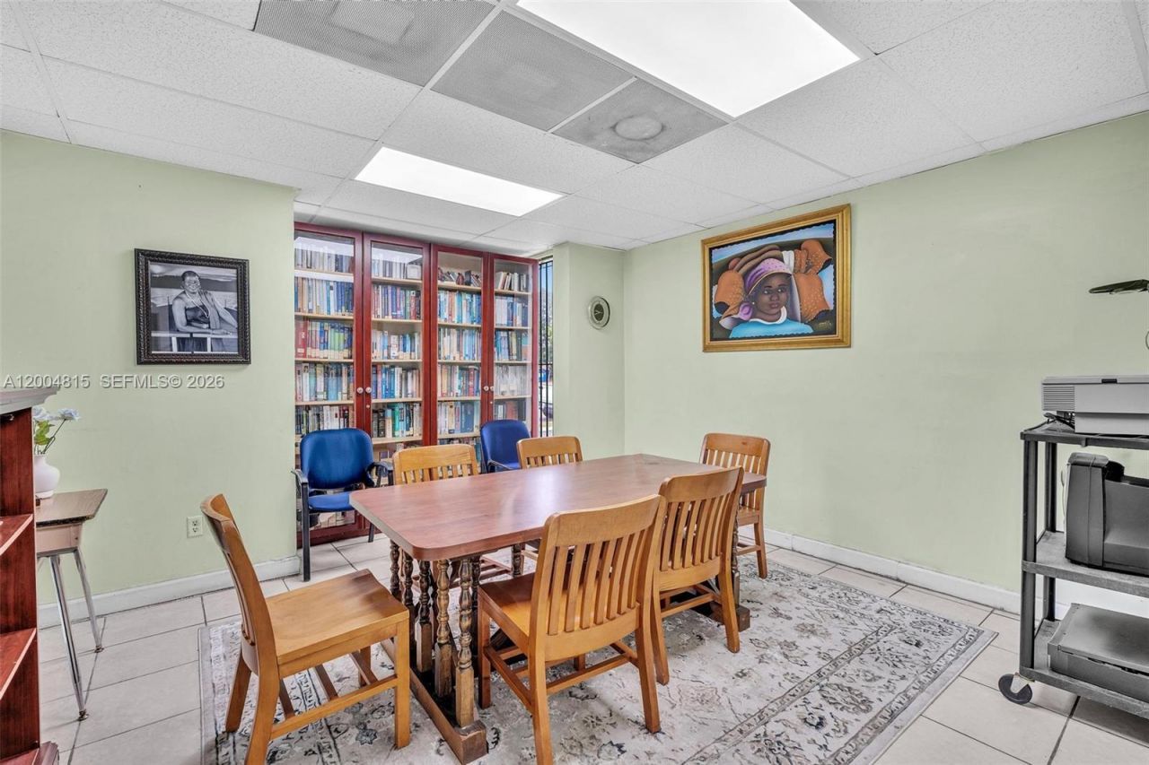 15383 NW 7th Avenue , Unit B, Unincorporated Dade County, FL 33189 Photo