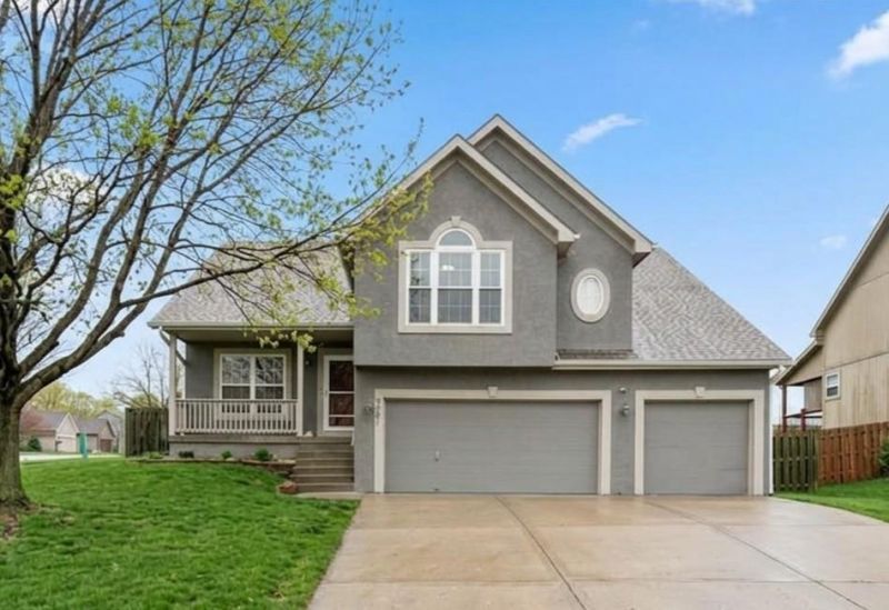 5501 NW 90th Street, Kansas City, MO 64154 Main Photo