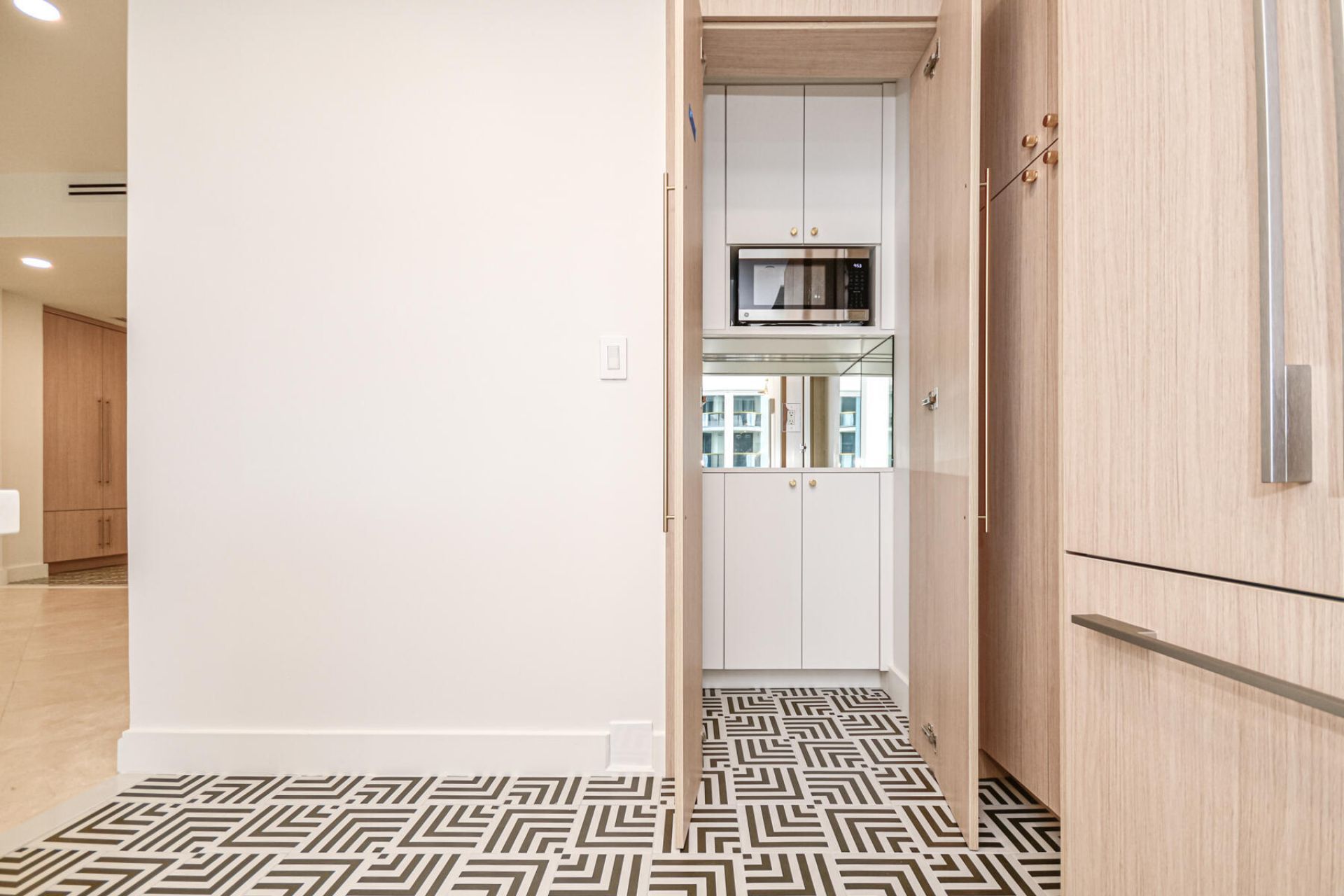 10101 Collins Avenue, Unit 7d, Bal Harbour, FL 33154 Photo