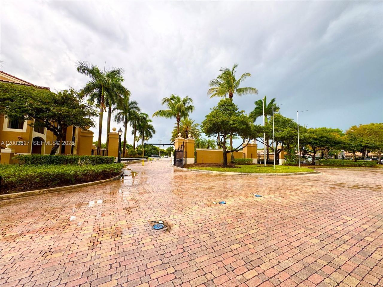 8060 N Nob Hill Rd , Unit 203, Tamarac, FL 33321 Photo