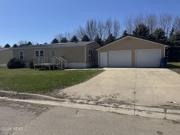 1301 35TH STREET S, Watertown, SD 57201