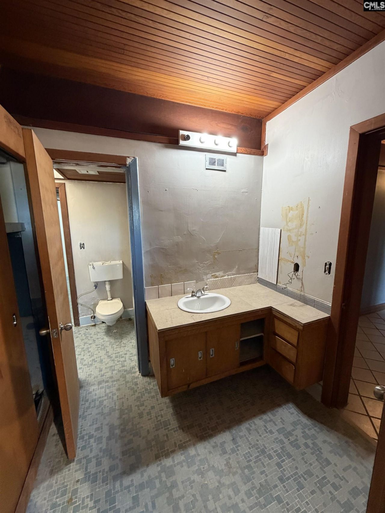 710 Mason Road  Photo 8