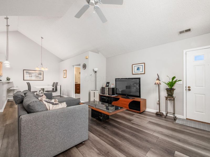 3664 E Links, Unit # 14, Hilliard, OH 43026 Photo 6