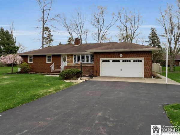 56 Dellwood Avenue , Angola, NY 14006