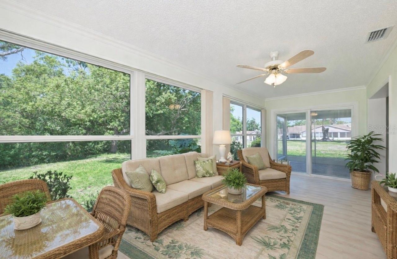 511 Finsbury Circle, Unit B, Sun City Center, FL 33573 Photo