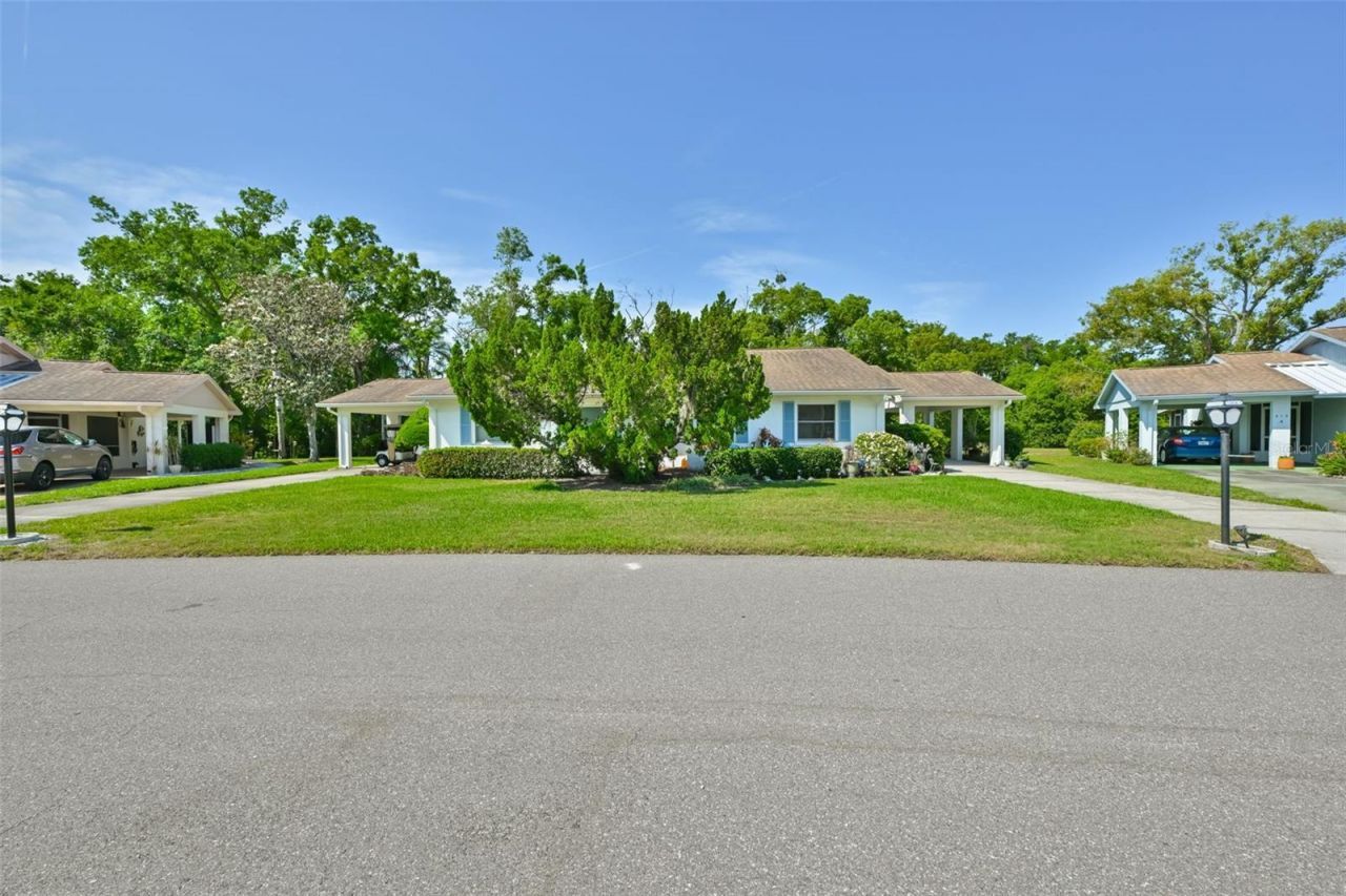 511 Finsbury Circle, Unit B, Sun City Center, FL 33573 Photo