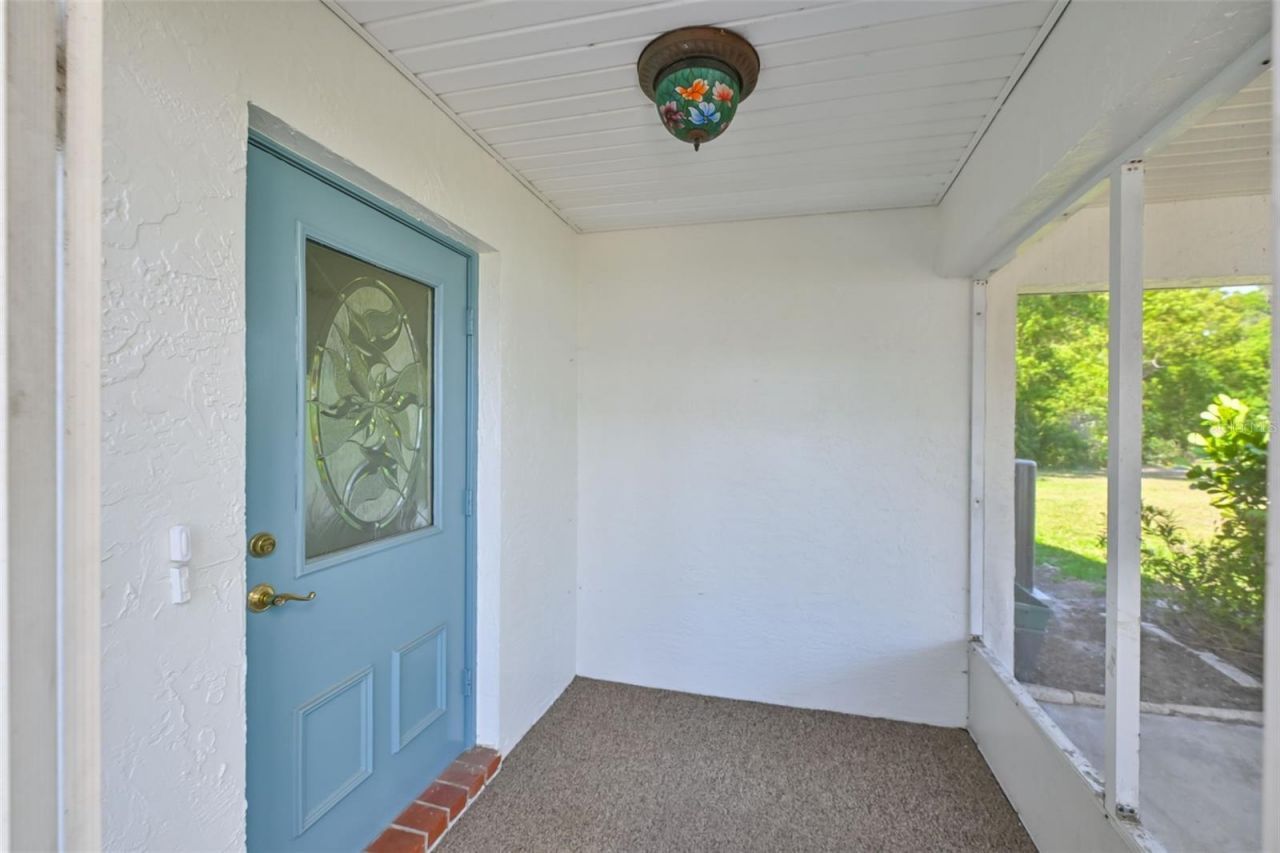 511 Finsbury Circle, Unit B, Sun City Center, FL 33573 Photo
