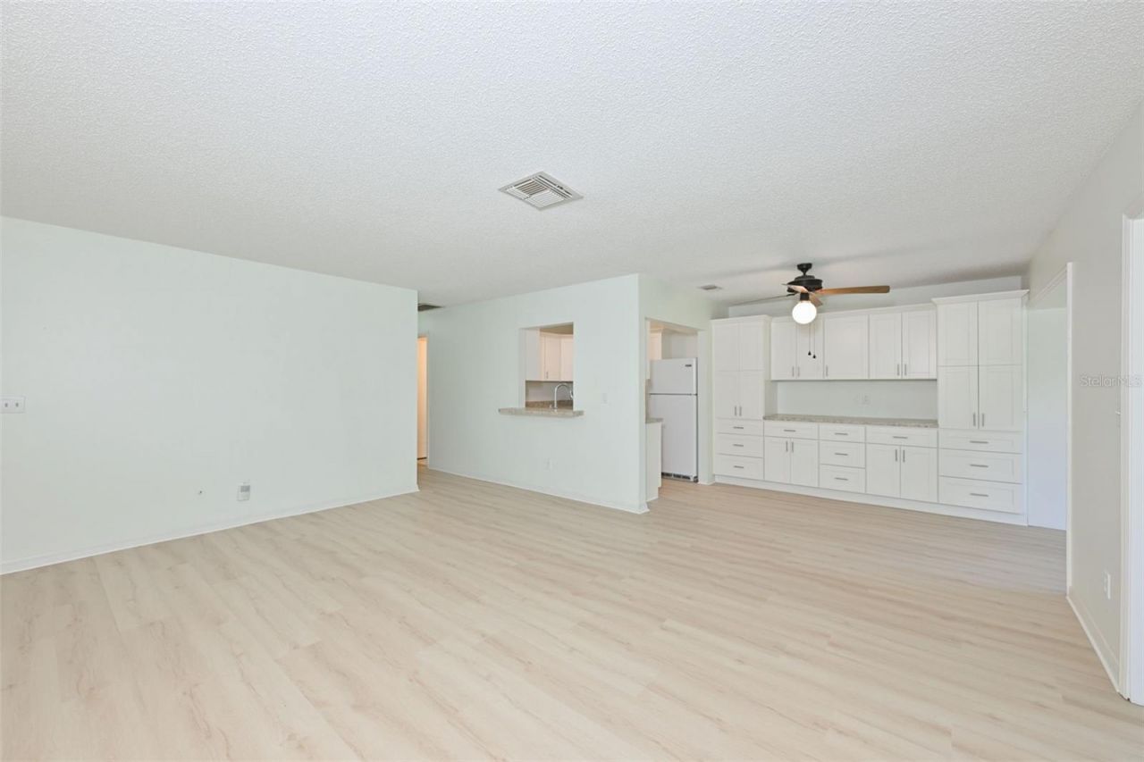 511 Finsbury Circle, Unit B, Sun City Center, FL 33573 Photo
