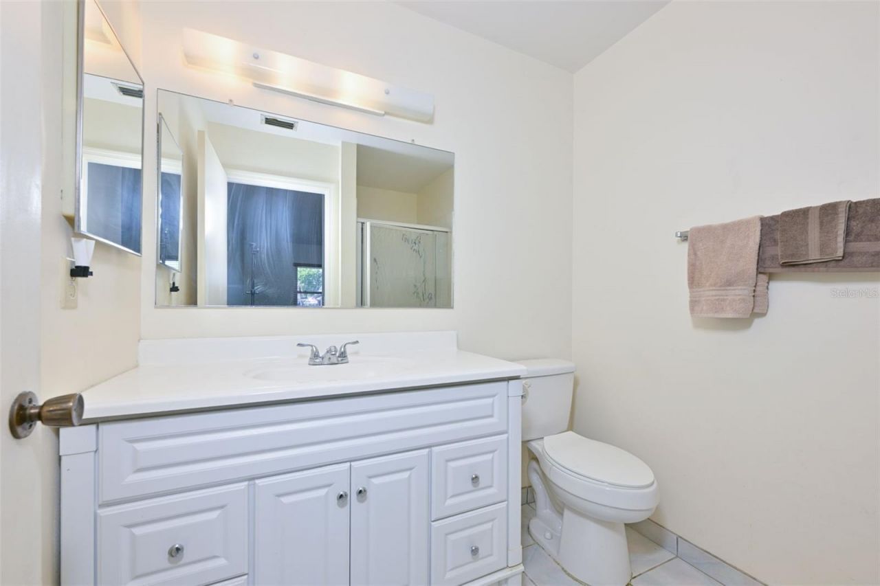 511 Finsbury Circle, Unit B, Sun City Center, FL 33573 Photo