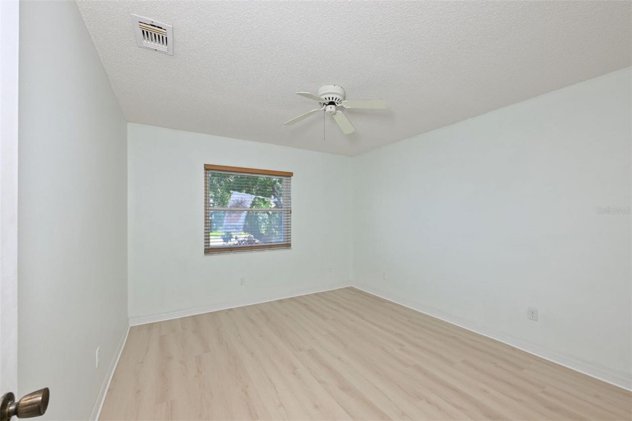 511 Finsbury Circle, Unit B, Sun City Center, FL 33573 Photo