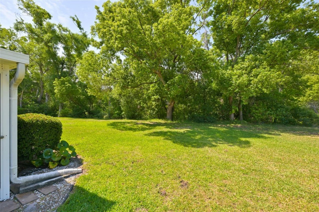 511 Finsbury Circle, Unit B, Sun City Center, FL 33573 Photo
