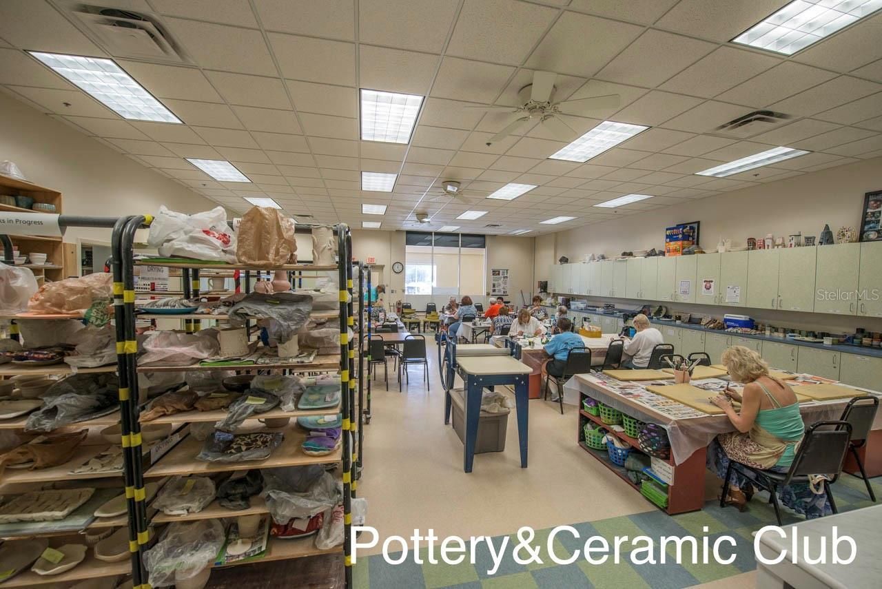 511 Finsbury Circle, Unit B, Sun City Center, FL 33573 Photo